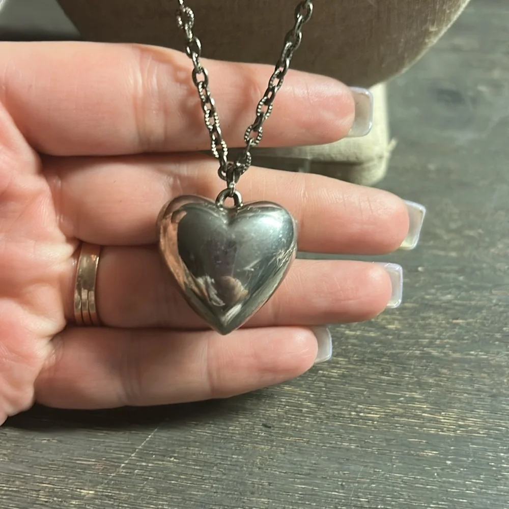 Silvertone Puffy Heart‎ Pendant Necklace - 3d